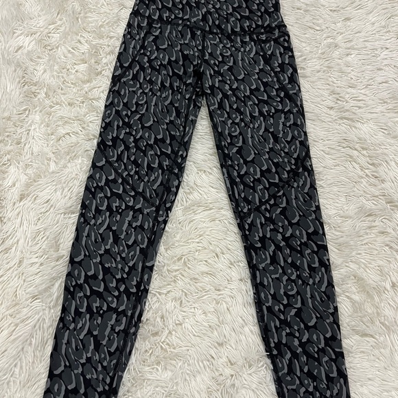 Sweaty Betty Zero Gravity Running Tight - Size XXS - Picture 3 of 7